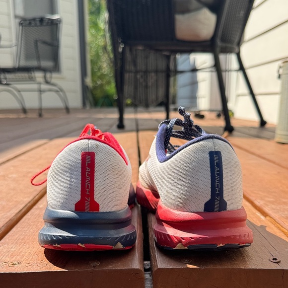 BROOKS RUNNING SHOES - Picture 5 of 12